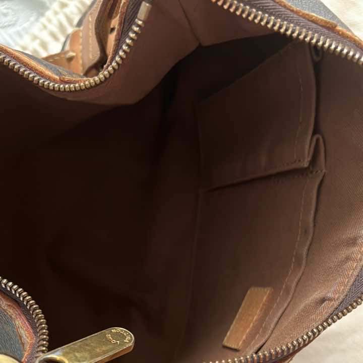 Louis Vuitton Monogram Thames PM Brown Canvas Leather Good condition - Model View