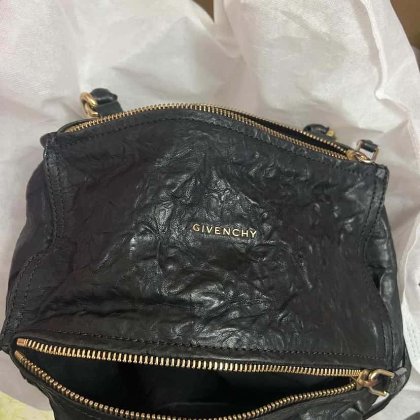 Givenchy Pandora Black Leather Good condition - Model View