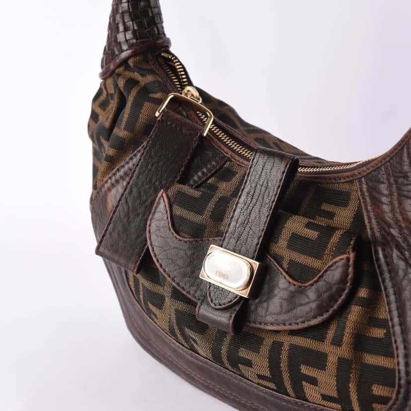 Fendi Spy Brown Canvas Leather Good condition - Model View