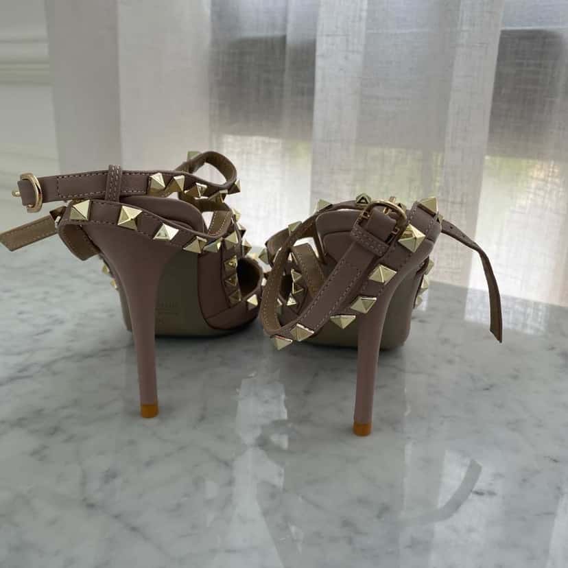 Valentino Garavani Rockstud pumps Other Leather Never worn - Back View