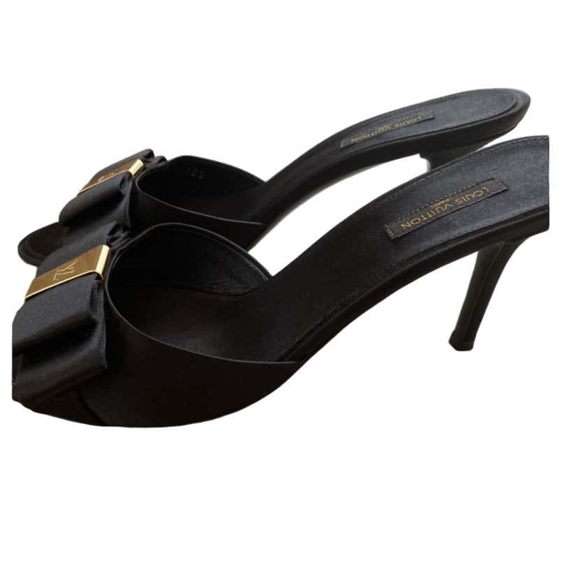 Louis Vuitton Heels Black Canvas Very good condition - Front View