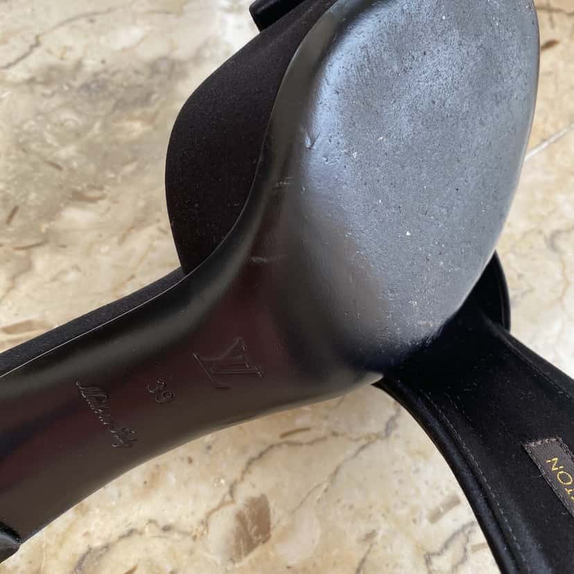 Louis Vuitton Heels Black Canvas Very good condition - Model View