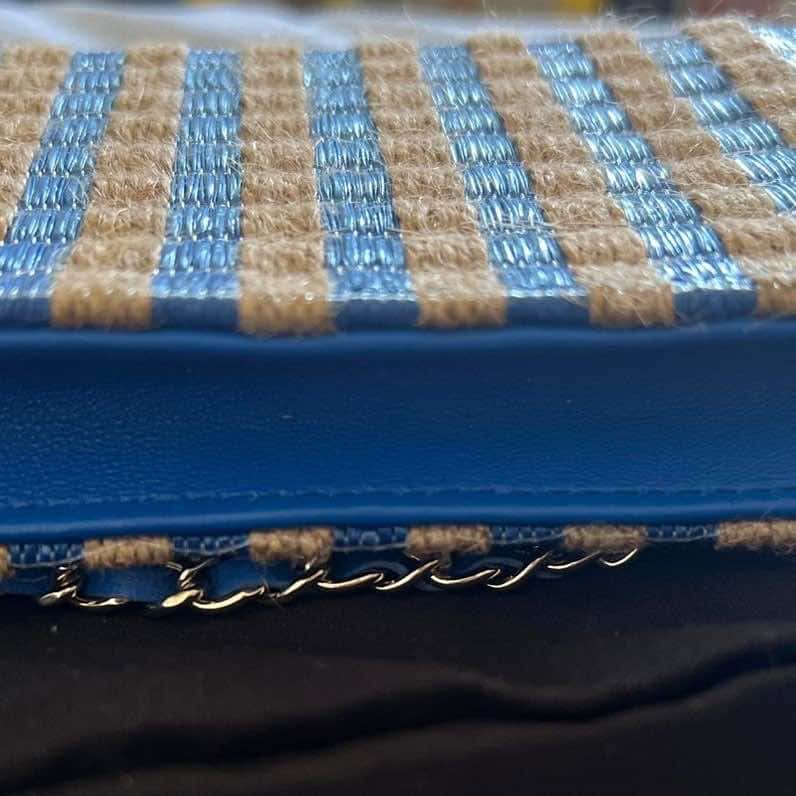 Chanel 2021 Raffia & Jute Waistbag Blue Jute Gold Very good condition - Inside View
