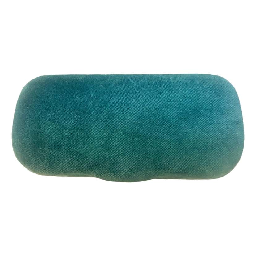 Gucci Gucci Oversized Cat Eye Black Gold Sunglasses Black Good condition - Model View