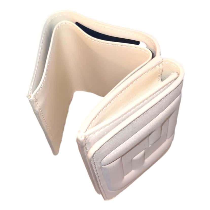 Fendi Fendi FF Cube Embossed Logo Bianco Ice White Leather Trifold White Leather Never worn - Model View