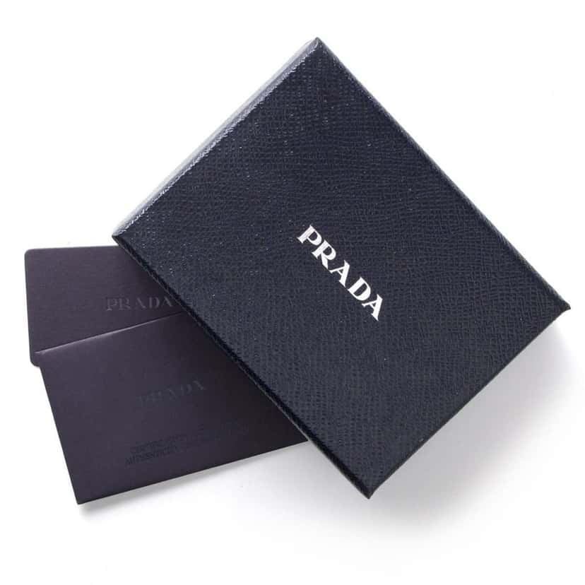 Prada Prada Vitello Grain Leather Card Holder Cipria Beige Gold Logo Beige Leather Never worn - Model View