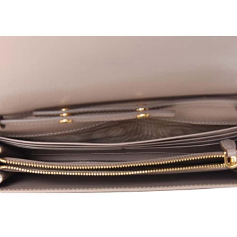 Prada Prada Cipria Beige Vitello Move Leather Chain Wallet Crossbody Beige Leather Good condition - Box View