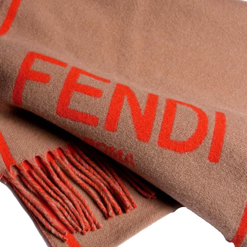 Fendi Fendi Roma Cashmere Scarf Beige Orange Logo Beige Wool Never worn - Model View