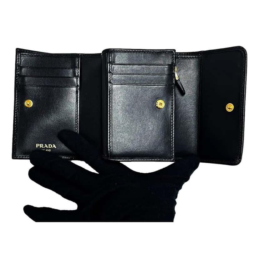 Prada Prada Vitello Move Nero Black Trifold Coin Zipper Snap Card Holder Wallet Black Leather Never worn - Inside View