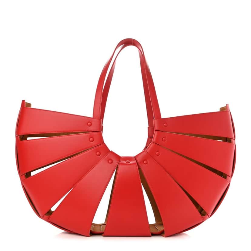 Bottega Veneta Bottega Veneta The Shell Chili Tomato French Calfskin Leather Shoulder Bag Red Leather Never worn - Model View