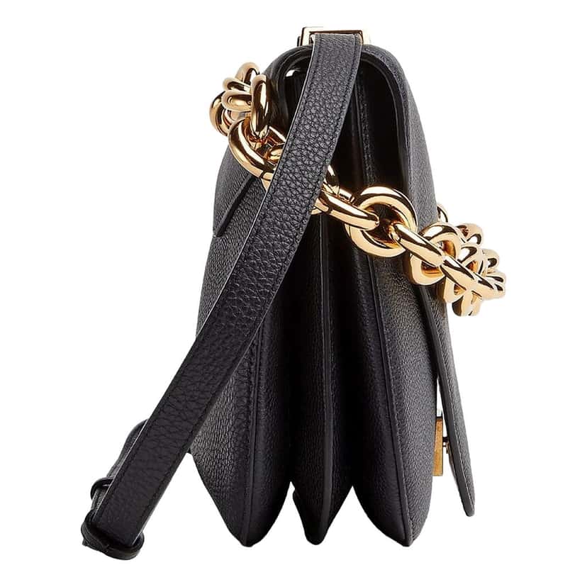 Bottega Veneta Bottega Veneta Mount Medium Envelope Black Leather Shoulder Bag Gold Chain Gold Leather Never worn - Model View