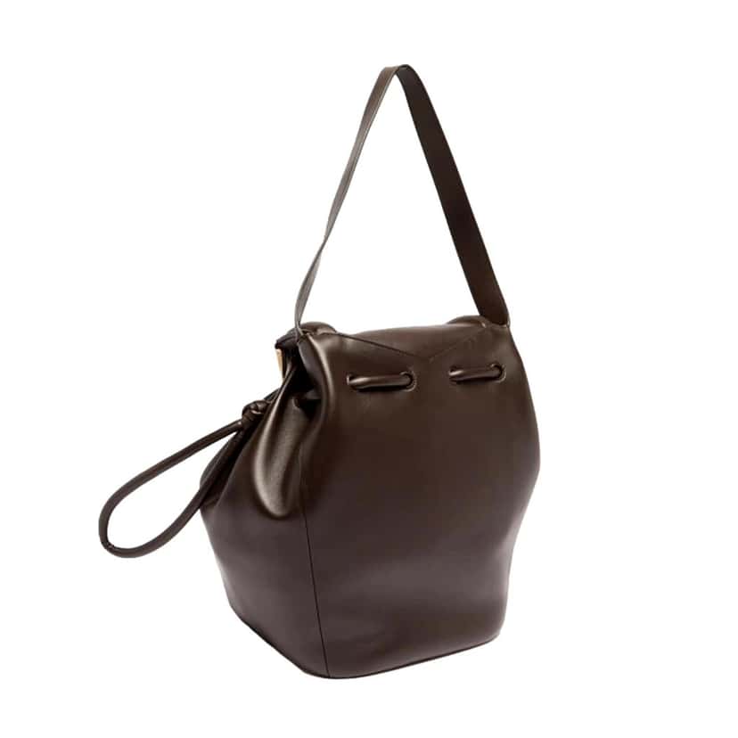 Bottega Veneta Bottega Veneta Beak Large Shoulder Bag Brown Calfskin Leather Designer Handbag Brown Leather Never worn - Model View