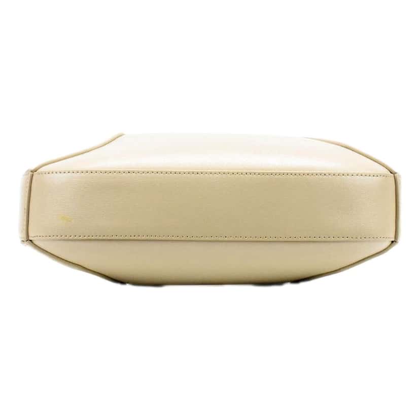 Alexander McQueen Alexander McQueen The Jewelled Leather Shoulder Bag Beige Skull Ring Handle Beige Leather Never worn - Model View