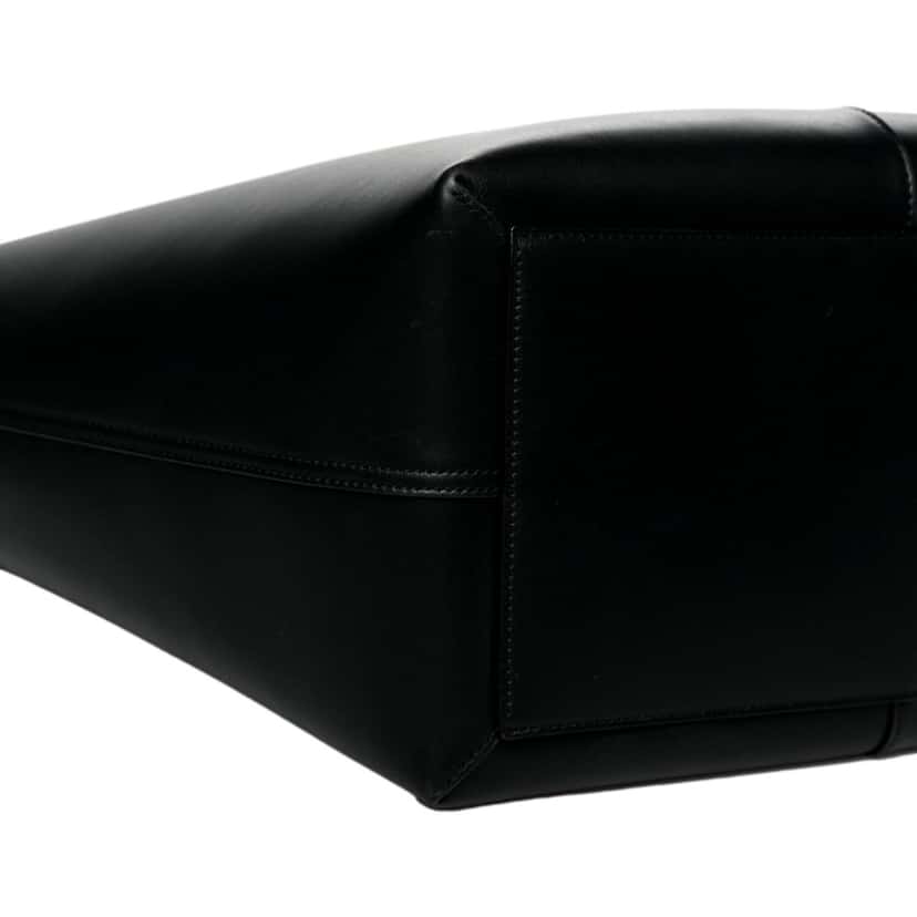 Saint Laurent Saint Laurent Maxi Ring Handle Tote in Black Smooth Leather with Gold-Tone Ring Hardware Large Black Leather Never worn - Box View