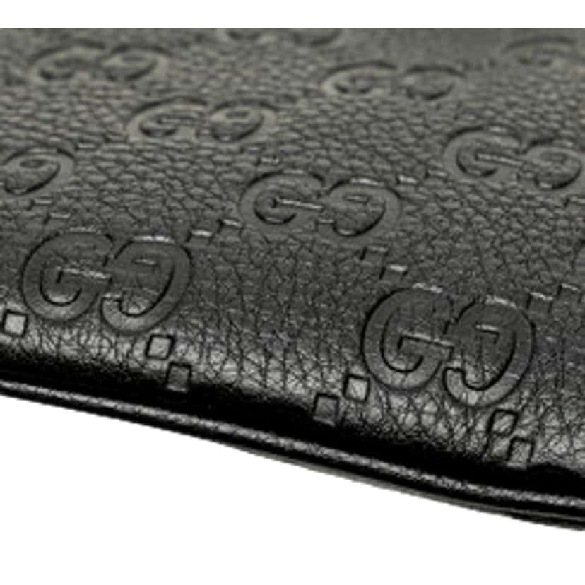 Gucci Gucci GG Emblem Black Leather Shoulder Bag Chain Strap Black Leather Never worn - Model View