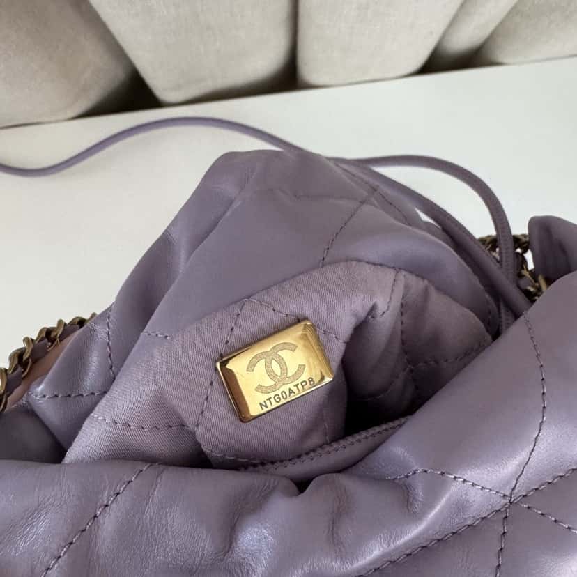 Chanel Chanel 22 Purple Leather Never worn - Inside View
