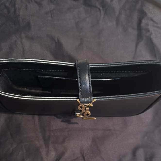 Saint Laurent Le 5 à 7 Black Leather Gold Never worn - Inside View
