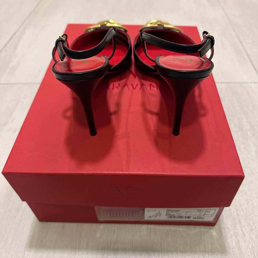 Valentino Garavani VLogo Slingback Pumps Black Leather Very good condition - Back View