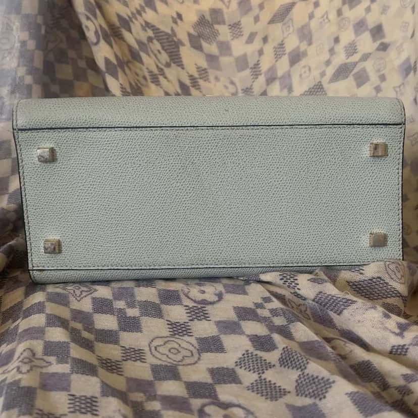 Valextra Iside Medium Green Leather Gold Good condition - Model View