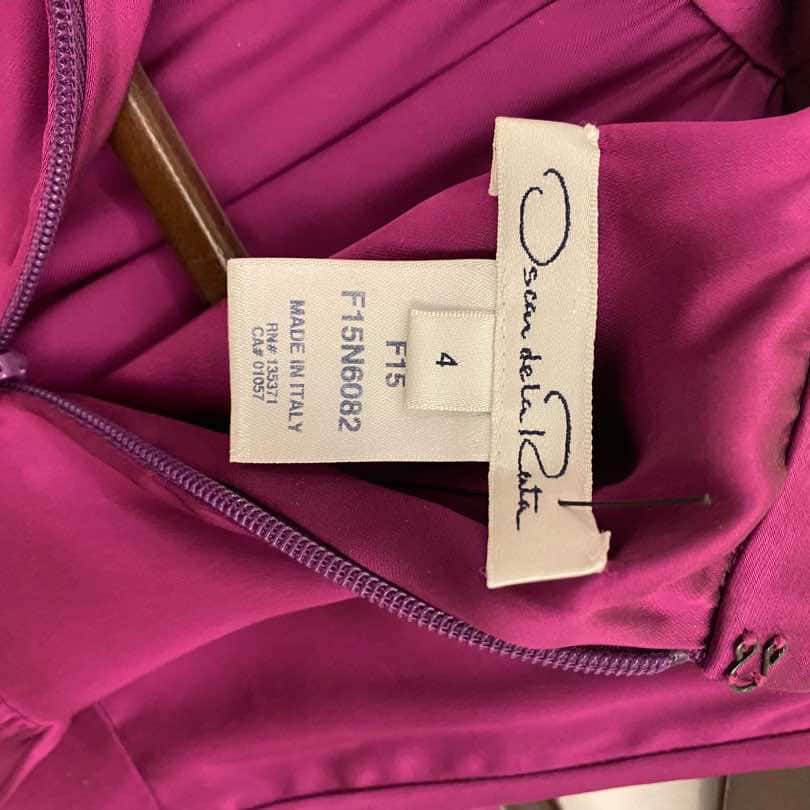 Oscar de la Renta Magenta Silk Dress Purple Silk Very good condition - Model View