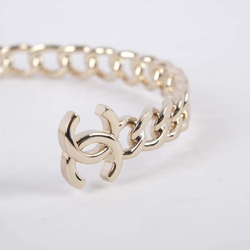 Chanel CC logo Choker Gold Never worn - Back View