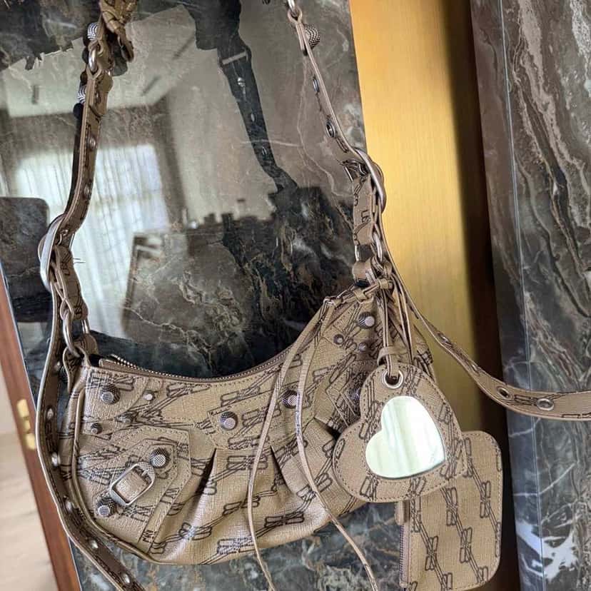 Balenciaga Le Cagole Beige Canvas Silver Very good condition - Back View
