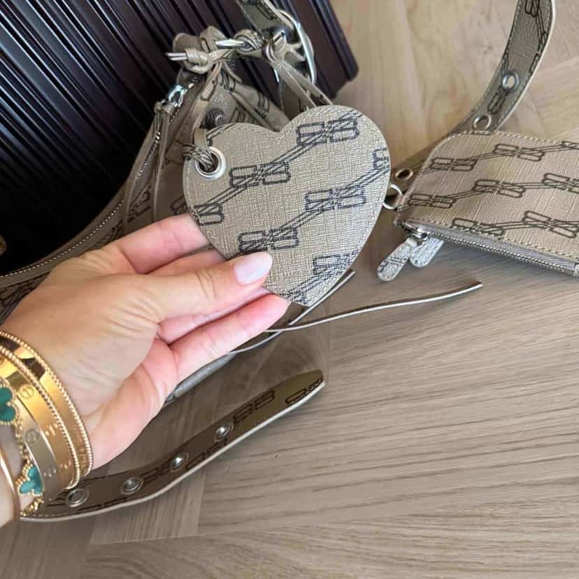 Balenciaga Le Cagole Beige Canvas Silver Very good condition - Inside View