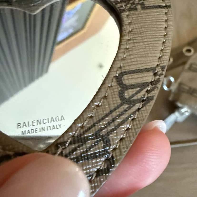 Balenciaga Le Cagole Beige Canvas Silver Very good condition - Model View