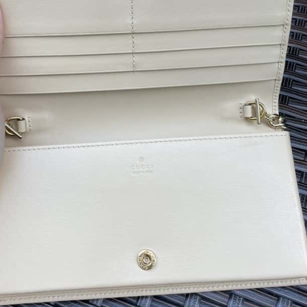Gucci 1955 Horsebit WOC Beige Leather Gold Never worn - Inside View