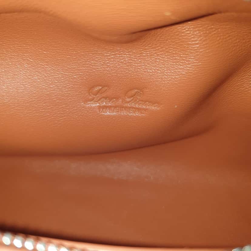 Loro Piana Extra pocket L19 Brown Leather Never worn - Model View