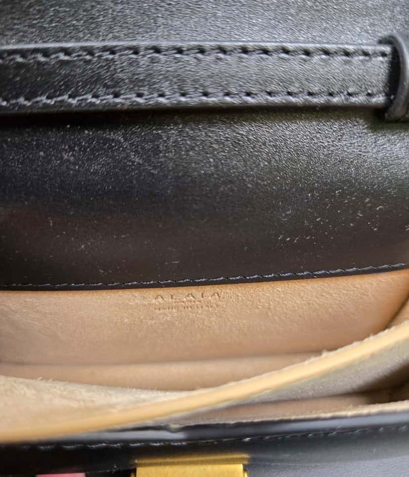 Alaïa Le Papa Mini leather shoulder bag Black Leather Never worn, with tag - Model View