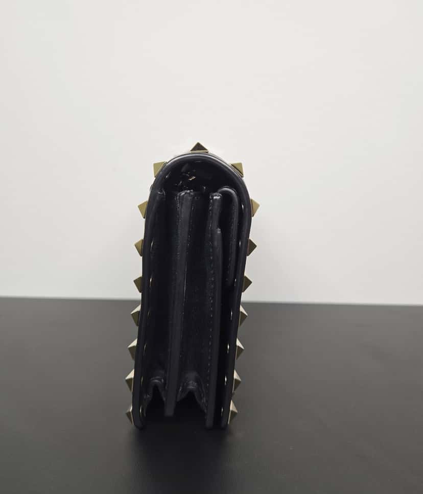 Valentino Garavani Leather Rockstud Chain Pouch Black Leather Very good condition - Back View