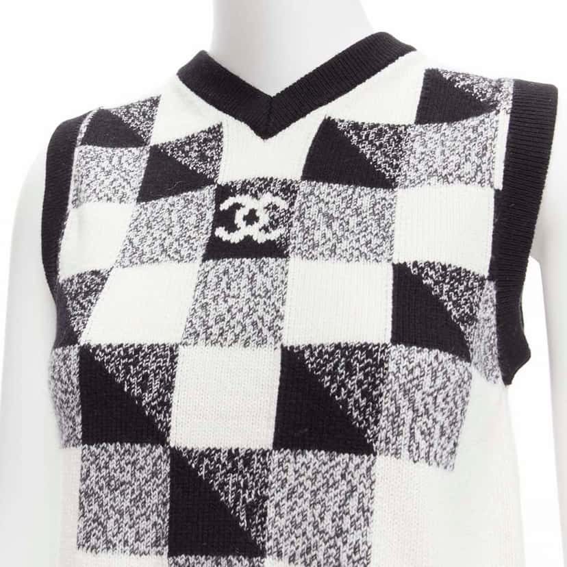 Chanel Check CC Sweater Vest Black Cashmere Never worn - Back View