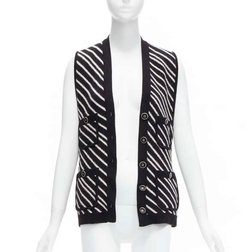 Chanel Striped Pocket Vest Black Cashmere Never worn - Inside View