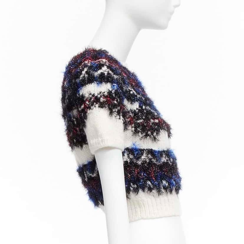 Chanel CC Cropped Sweater Beige Polyamide Never worn - Model View