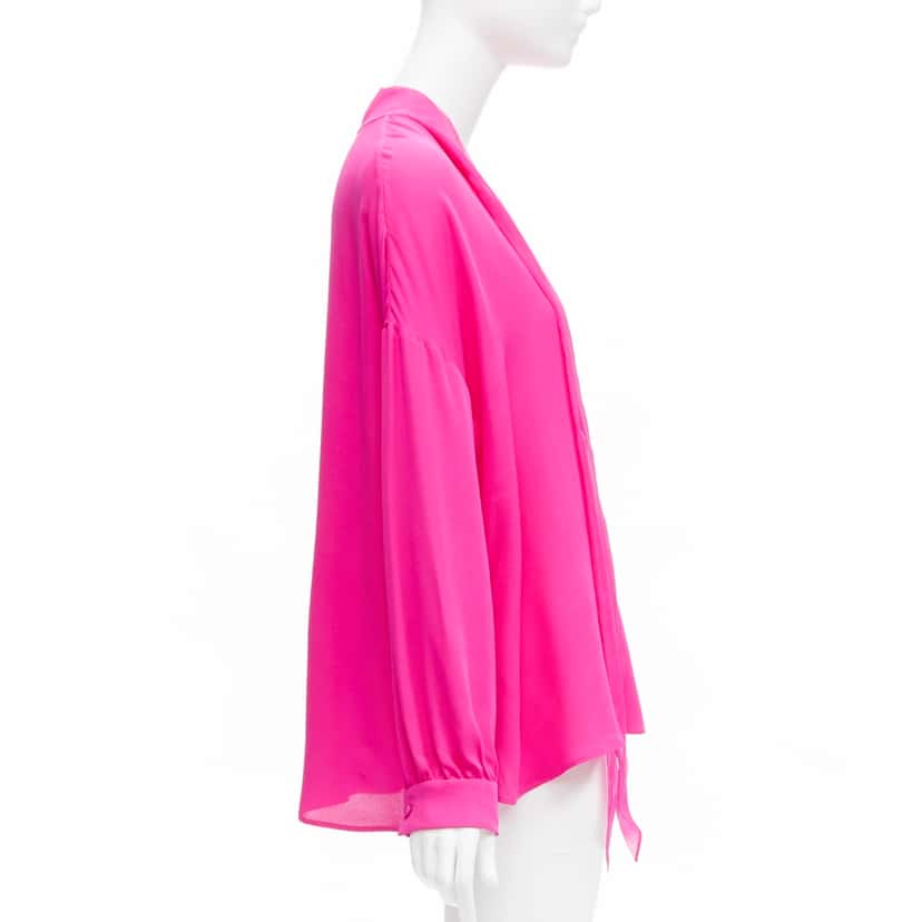 Valentino Garavani Silk Tie Blouse Pink Silk Never worn - Model View