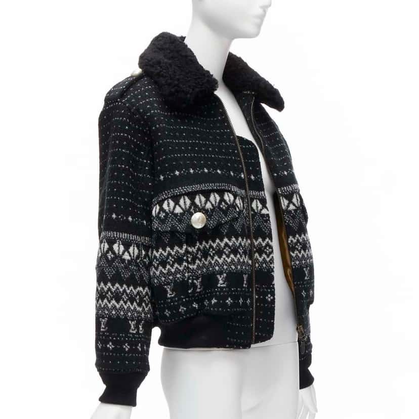 Louis Vuitton Black Intarsia Wool Jacket Black Wool Very good condition - Model View