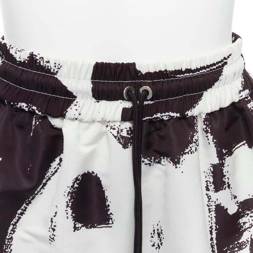 Alexander McQueen Graffiti Flared Shorts Black Very good condition - Back View