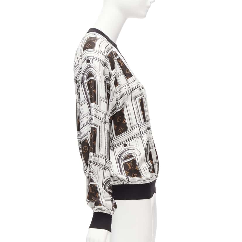 Louis Vuitton Silk Graphic Sweater White Silk Never worn - Model View
