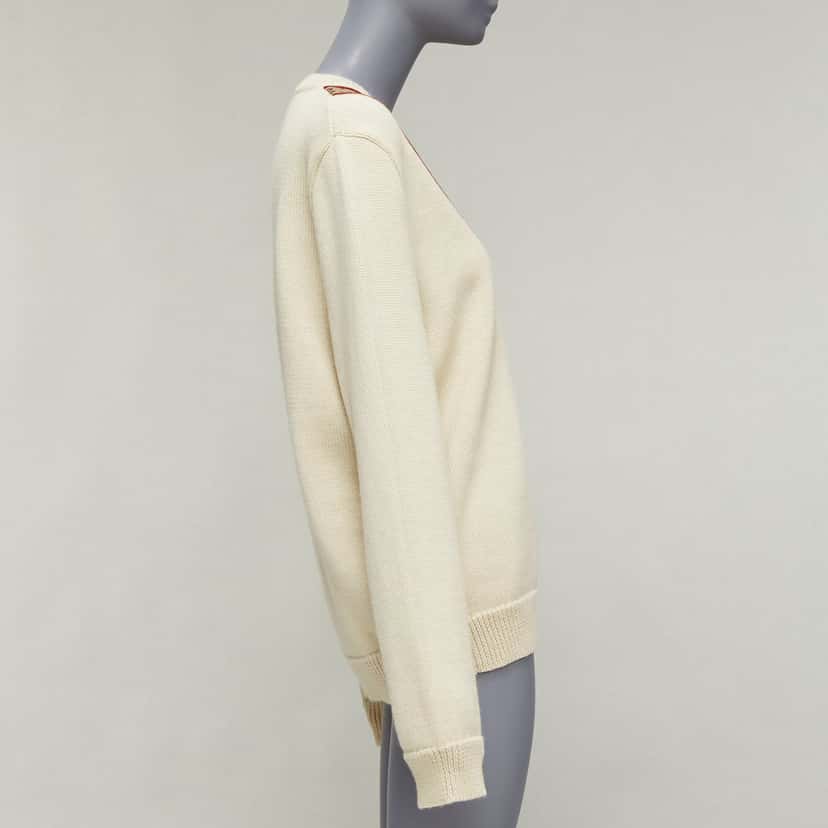 Gucci Vintage GG Sweater Beige Wool Never worn - Model View