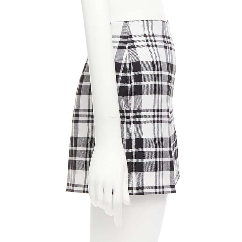 Dior Checked Wool Shorts Black Wool Never worn - Model View