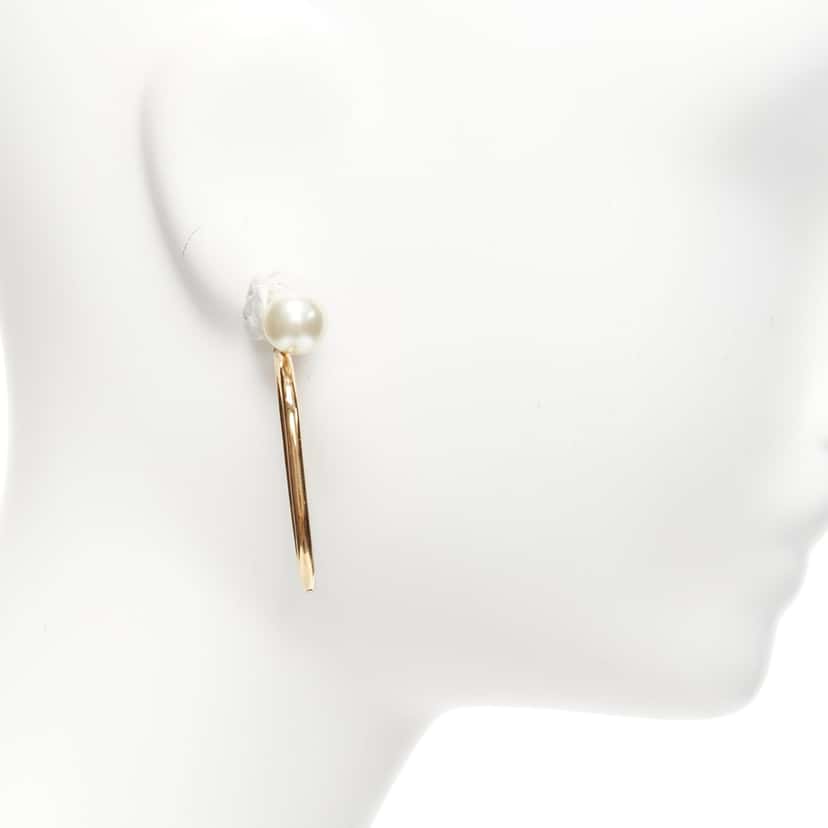 Dior Oval Hoop Earrings Gold Pearl Very good condition - Model View