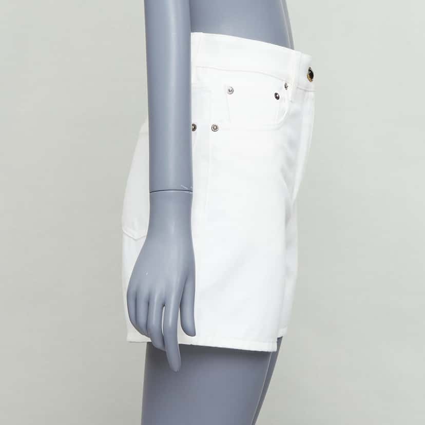 Louis Vuitton Accent Denim Shorts White Very good condition - Model View