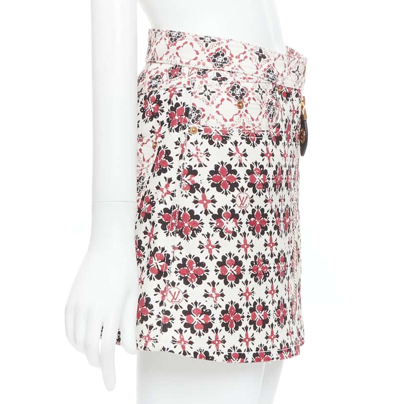 Louis Vuitton Floral Denim Skirt Red Cotton Very good condition - Model View