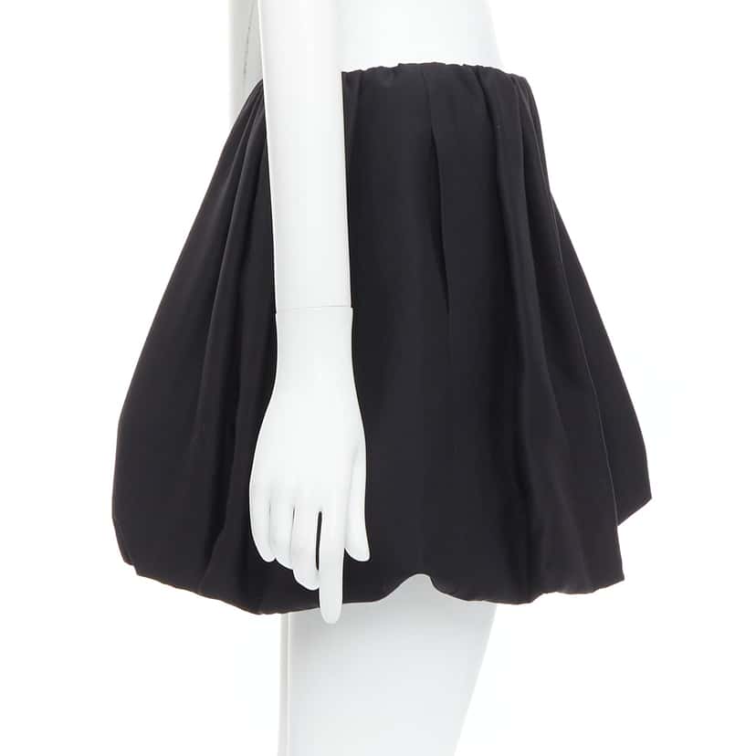Valentino Bubble Crepe Skirt Black Wool Very good condition - Model View