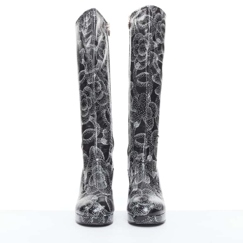 Chanel Monogram Bronze Rain Boots Black Leather Very good condition - Inside View