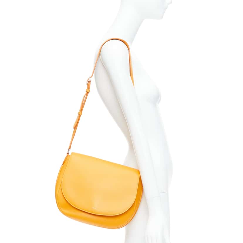 Celine Trotteur Messenger Yellow Leather Good condition - Back View
