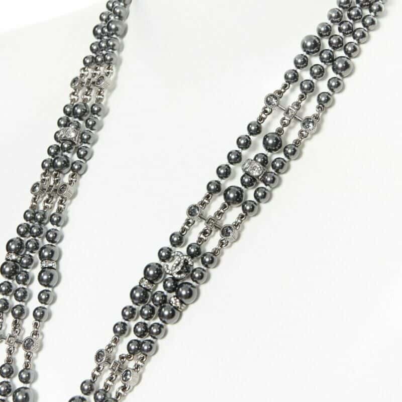 Chanel Triple Pearl Necklace Grey Metal Never worn - Inside View