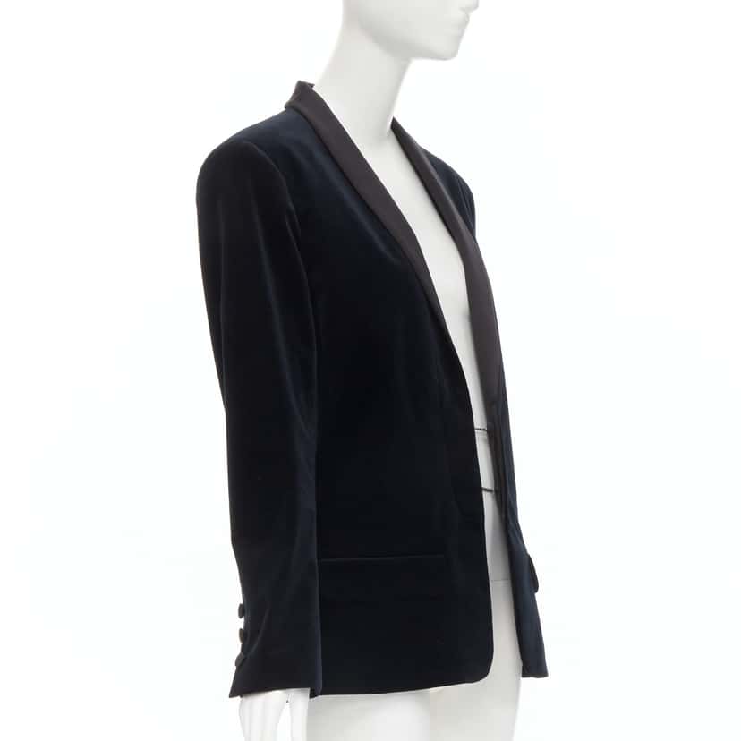 Chanel Velvet Tuxedo Blazer Navy Velvet Never worn - Inside View