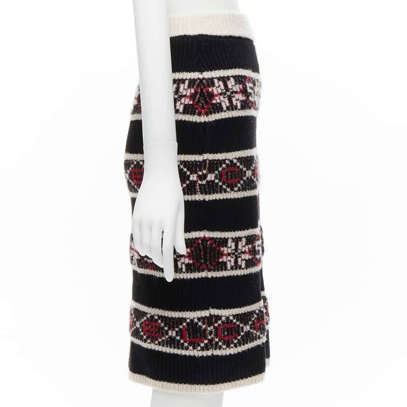Chanel Fair Isle Skirt Black Cashmere Very good condition - Model View